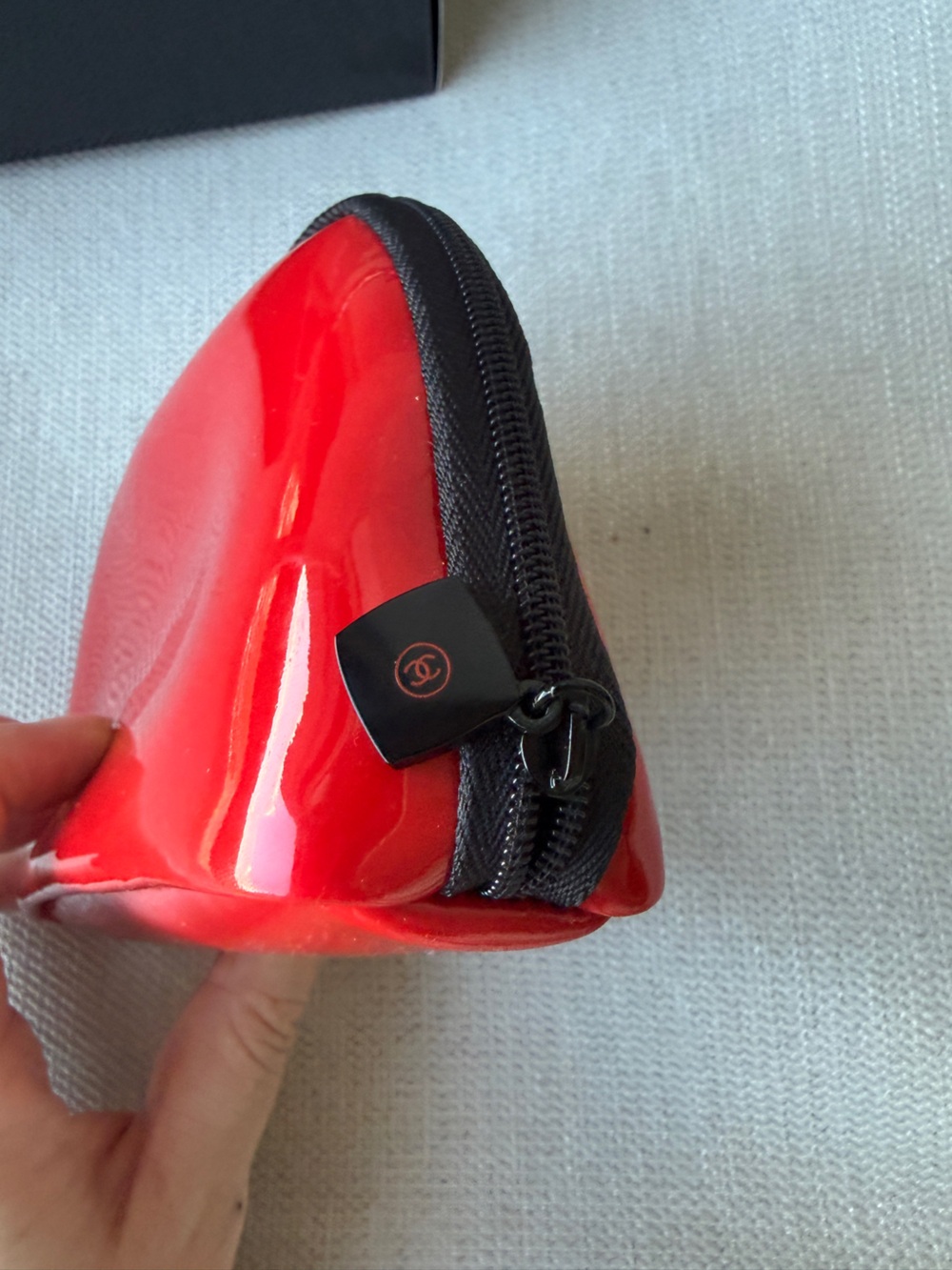 CHANEL Rare Red Maquillage Cosmetic Pouch - Picture 2 of 5